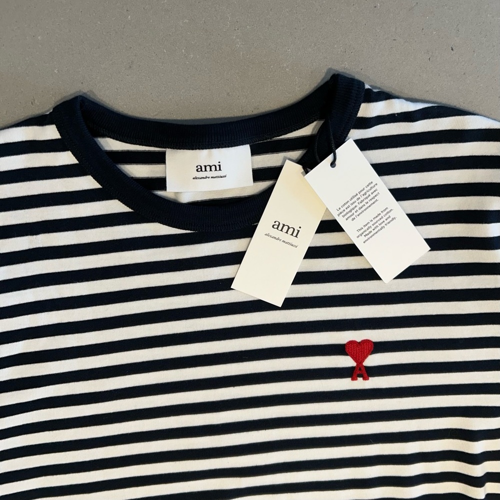 NWT AMI PARIS de coeur long sleeve tshirt